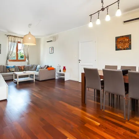 Bagnole Apartment