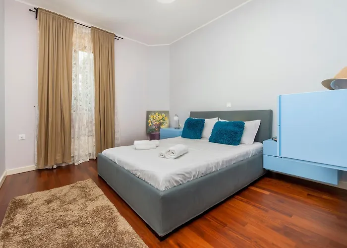 Bagnole * Ρόβινι